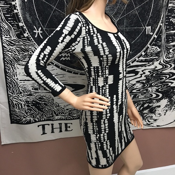 Forever 21 Bodycon Dress Like New Size Small - Picture 3 of 7